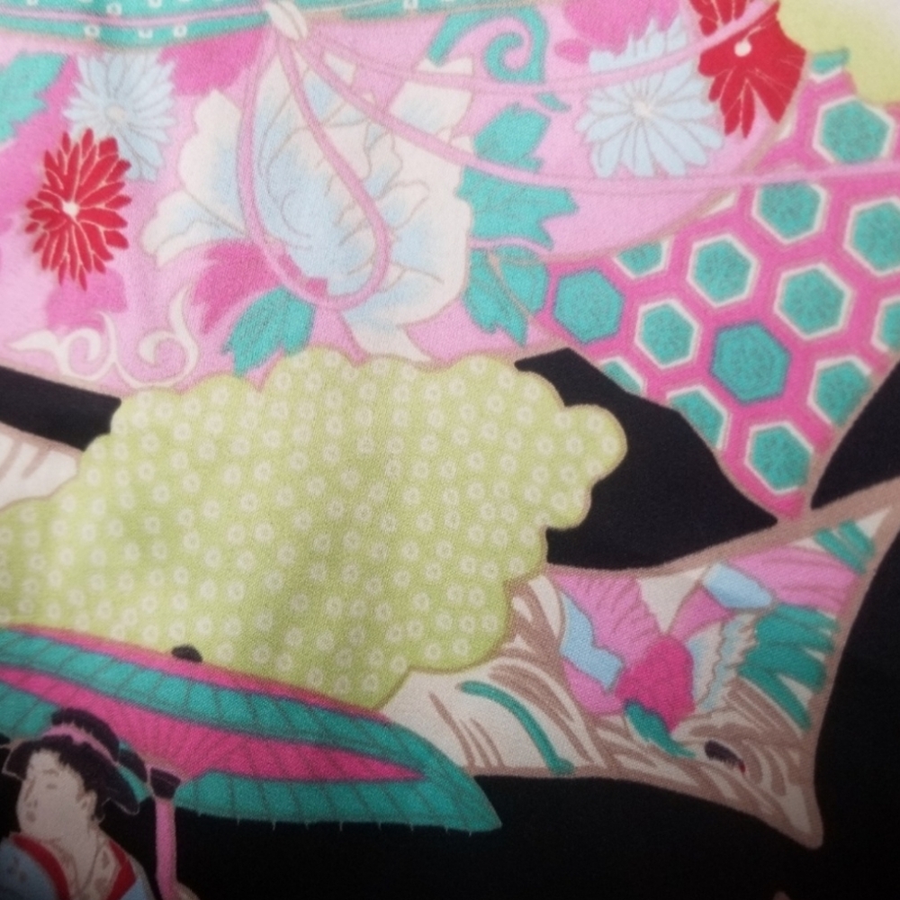 Cruz Wear by Natori Japanese print satin blouse button front Wmn's Size S - Picture 3 of 6